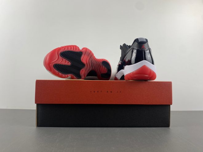 Air Jordan 11 Retro Low Bred - Image 8