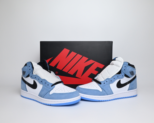 Jordan 1 Retro High White University Blue Black 1