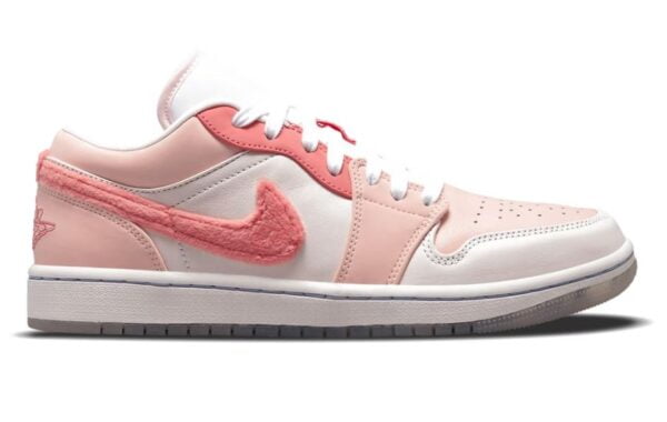 Jordan 1 Low SE Mighty Swooshers Pink