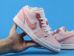 Jordan 1 Low SE Mighty Swooshers Pink 9