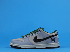 Nike Dunk SB Low Maple Leaf Central Park 4