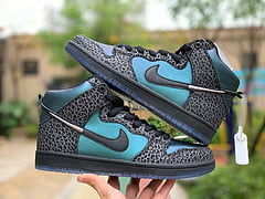 Nike SB Dunk High Black Sheep Hornet 3