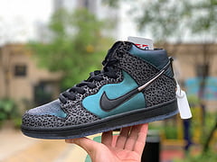 Nike SB Dunk High Black Sheep Hornet 4