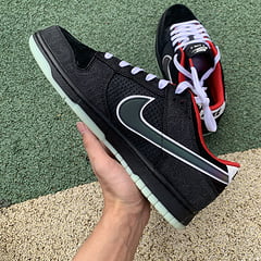 On Foot Look at the League of Legends LPL x Nike Dunk Low Collabo 16