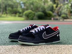 On Foot Look at the League of Legends LPL x Nike Dunk Low Collabo 4