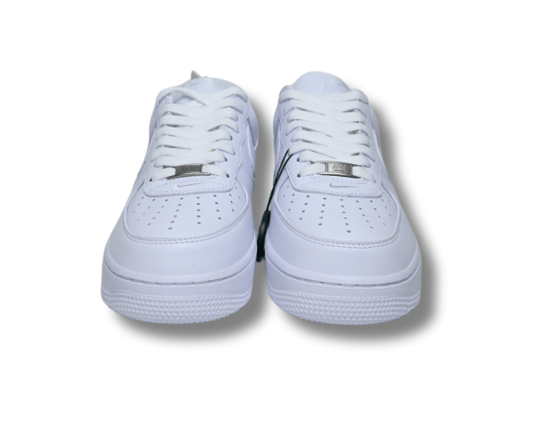 Nike Air Force 1 Low Supreme White 4