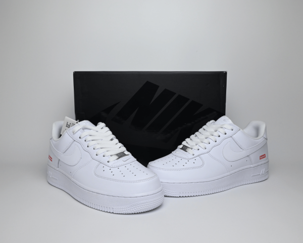 Nike Air Force 1 Low Supreme White