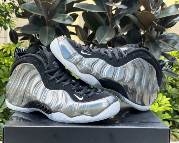 Nike Air Foamposite One Hologram 1