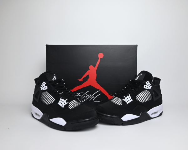 Air Jordan 4 Retro White Thunder 6