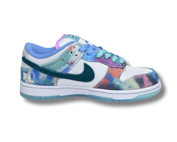 Nike SB Dunk Low Futura Laboratories Bleached Aqua 3