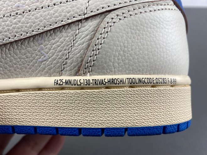 Travis Scott x Air Jordan 1 White Blue Fragment (2025) - Image 5