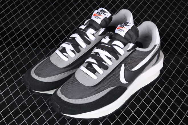 Sacai x Nike LD Waffle Black - Image 10