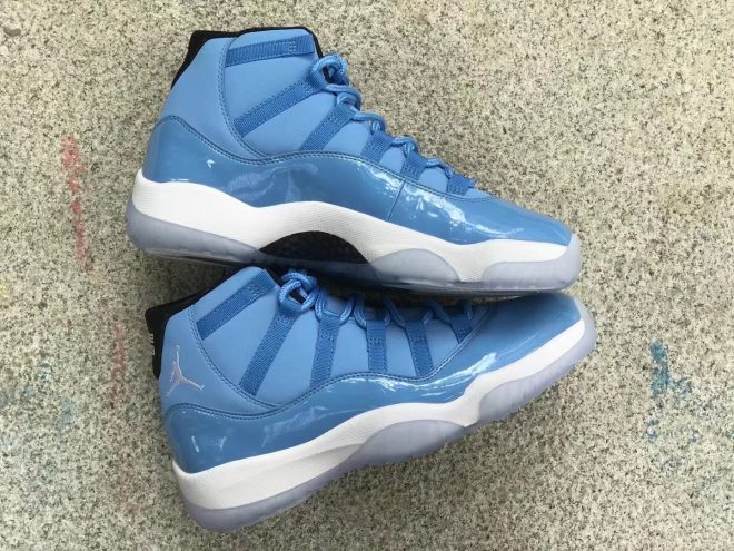 Air Jordan 11 Retro 'Pantone' - Image 2