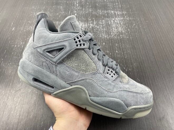 Air Jordan 4 Retro Kaws - Image 2