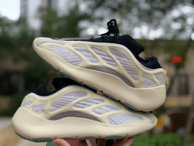 Adidas Yeezy 700 V3 Azael - Image 7