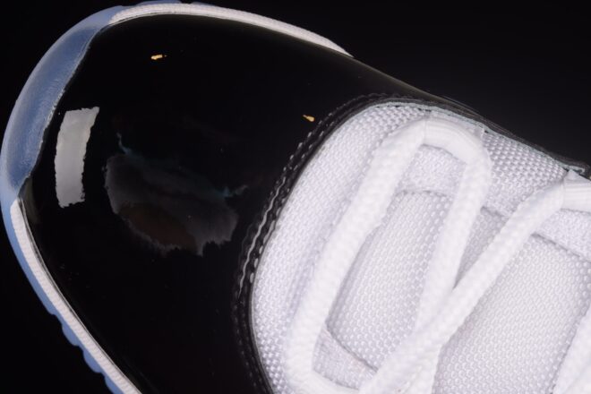 Air Jordan 11 Retro Low Concord - Image 10