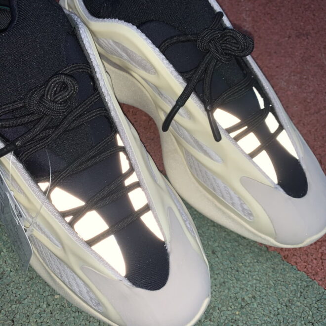 Adidas Yeezy 700 V3 Azael - Image 8