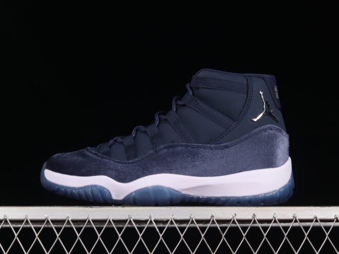 Women's Air Jordan 11 Midnight Navy - Image 9