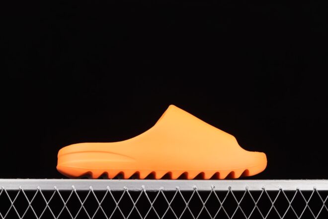 Yeezy Slides 'Enflame Orange' - Image 2