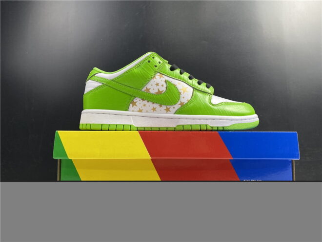 Supreme x Nike SB Dunk Low Mean Green - Image 6