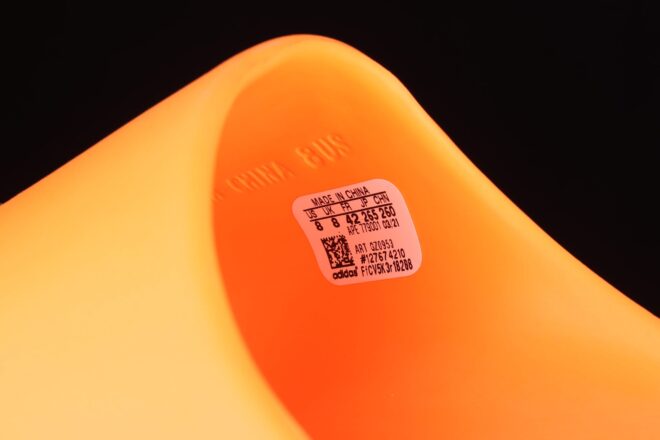 Yeezy Slides 'Enflame Orange' - Image 6