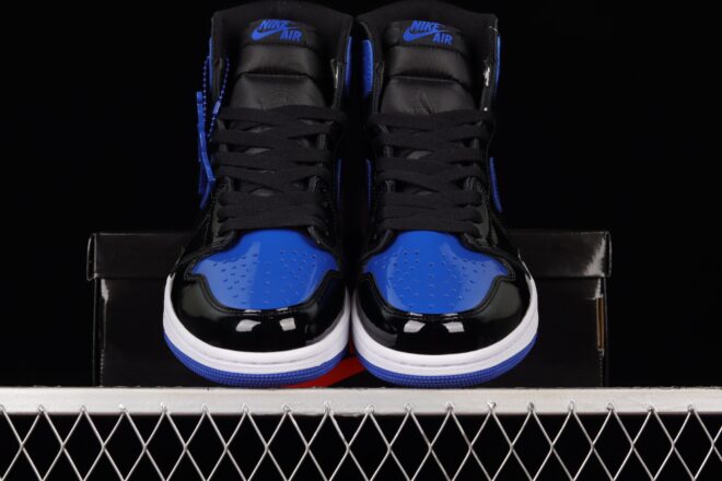 Air Jordan 1 Retro High OG 'Patent Royal - Image 4