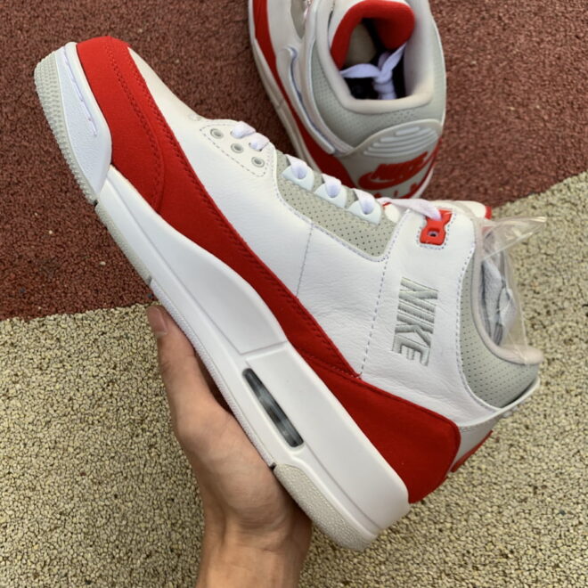 Air Jordan 3 Retro Tinker White University Red - Image 3