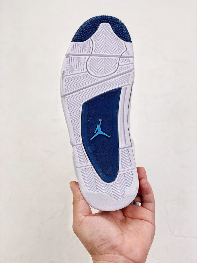 Jordan 4 Retro Columbia - Image 3