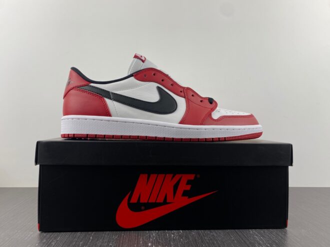 Jordan 1 Retro Low Chicago (2016) - Image 16