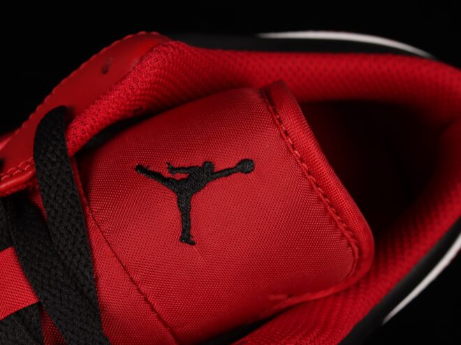 Jordan 1 Low, Bulls - Image 11