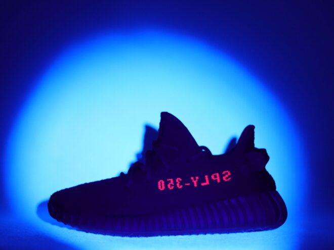 Adidas Yeezy Boost 350 V2 "Bred"2020 - Image 7