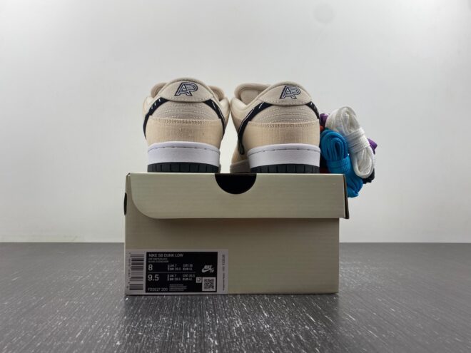 Albino & Preto x Nike Dunk SB Low - Image 4