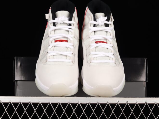 Jordan 11 Retro, Platinum Tint - Image 4