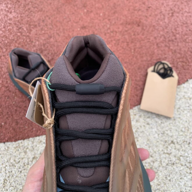 adidas Yeezy 700 V3 Copper Fade - Image 8