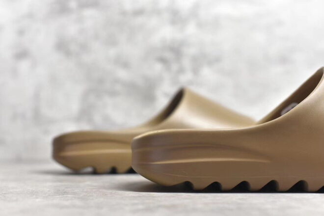 Yeezy Slide Earth Brown - Image 7