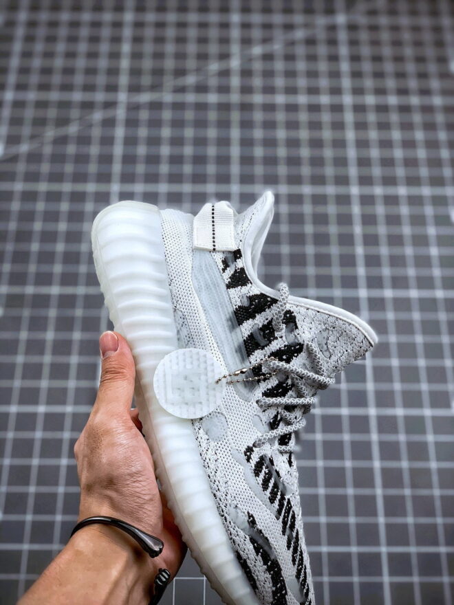 Adidas YEEZY BOOST 350 V3 - Image 6