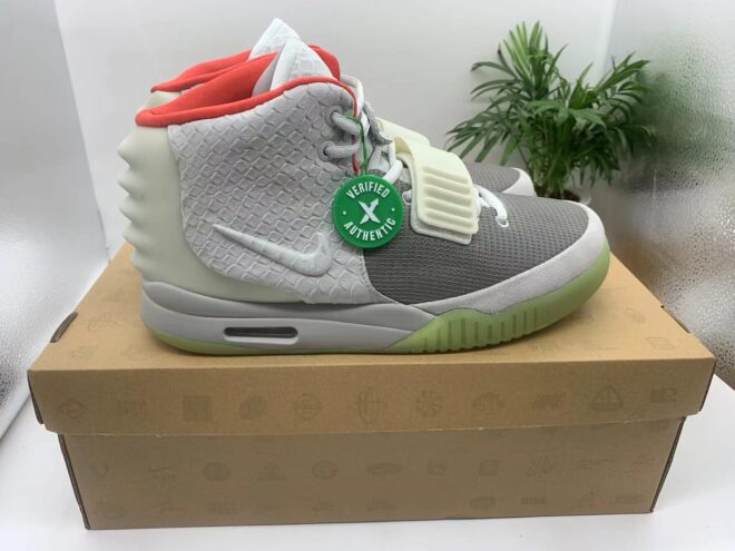 Air Yeezy 2 Pure Platinum - Image 4