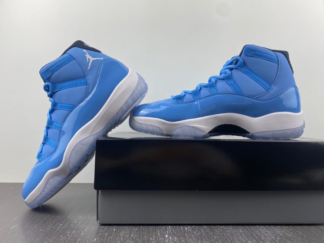 Air Jordan 11 Retro 'Pantone' - Image 6