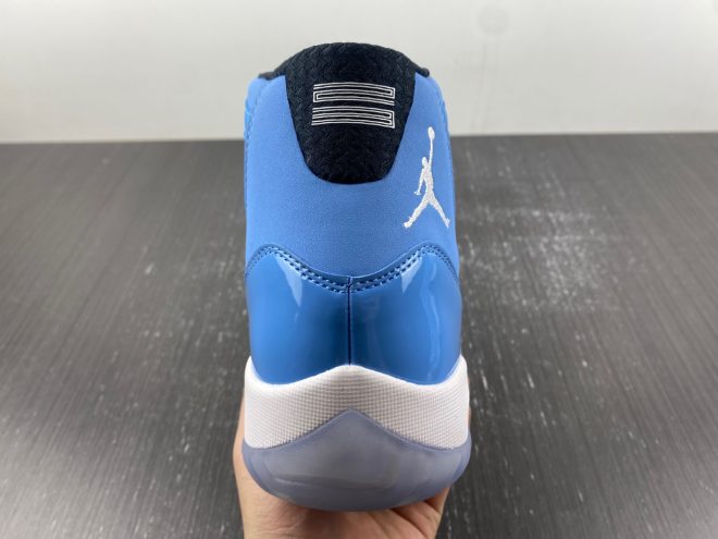 Air Jordan 11 Retro 'Pantone' - Image 7