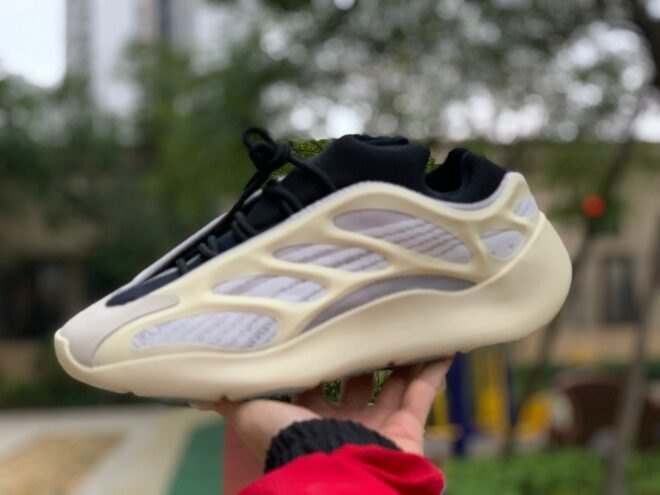 Adidas Yeezy 700 V3 Azael - Image 4