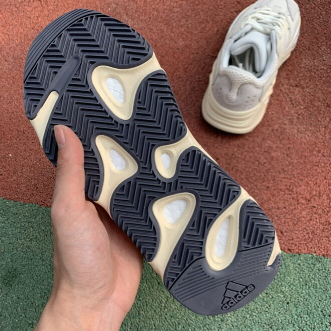 adidas Yeezy Boost 700 Analog - Image 5