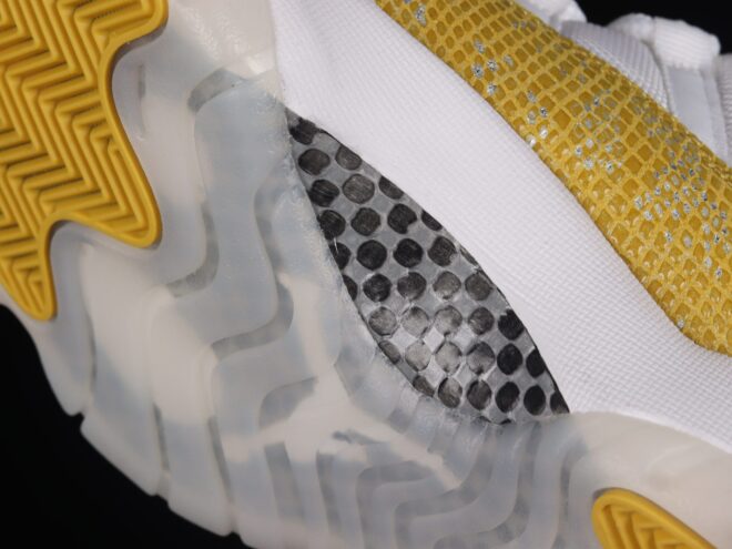 Air Jordan 11 Low Yellow Snakeskin - Image 5