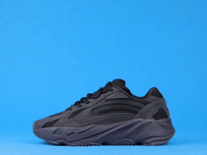 adidas Yeezy Boost 700 V2 Vanta - Image 6