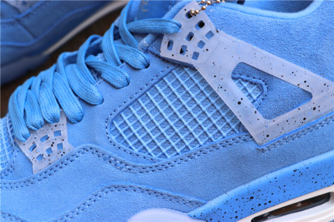 Air Jordan 4 Retro UNC PE - Image 3