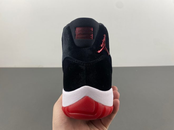 Air Jordan 11 Bred Velvet - Image 4