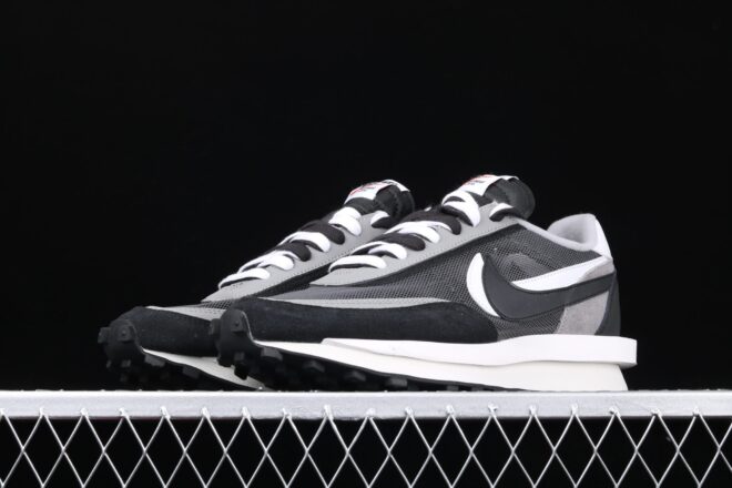 Sacai x Nike LD Waffle Black - Image 6