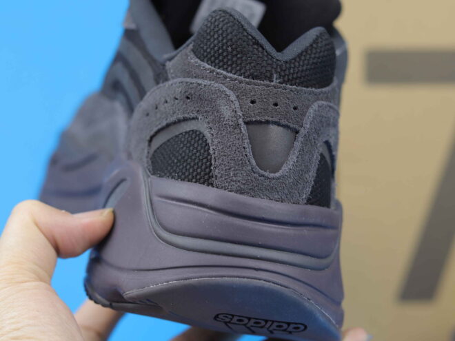 adidas Yeezy Boost 700 V2 Vanta - Image 8