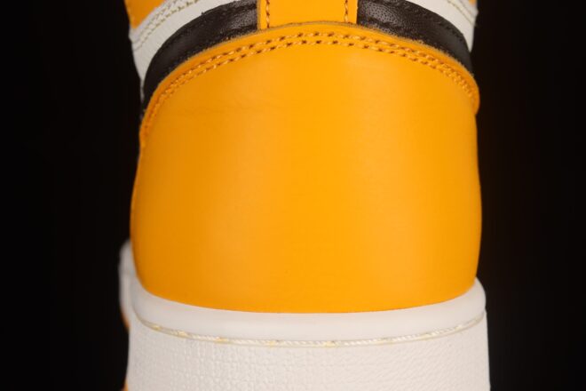 Air Jordan 1 High OG Taxi Yellow Toe - Image 3