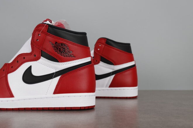 Replica Air Jordan 1 Retro Chicago - Image 4