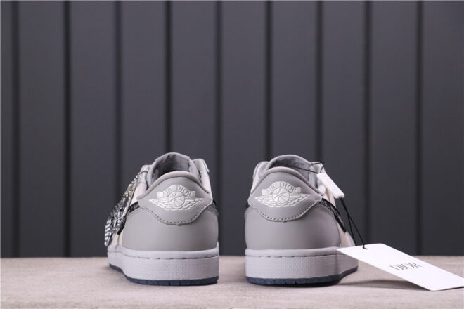 Dior x Air Jordan 1 Low - Image 4